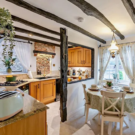 3 Bed In 93951 Holiday home
